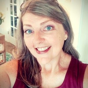 Meet your Posher, Connie